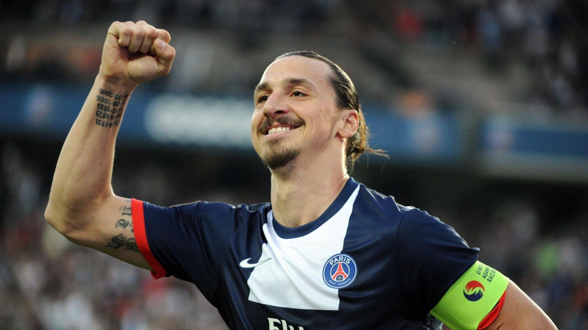 冬季雪域滑雪王者争霸，雪地上的速度与耐力，雪景滑雪